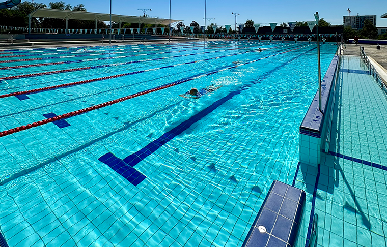 Wheelchair access to 50m pool