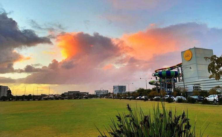 Wide view of the centre at sunrise.